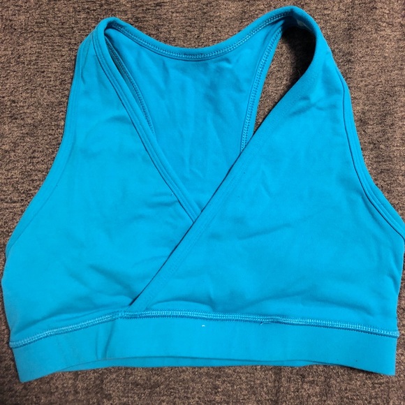 2 for $25 Lululemon Sky Blue Sports Bra - Picture 1 of 2